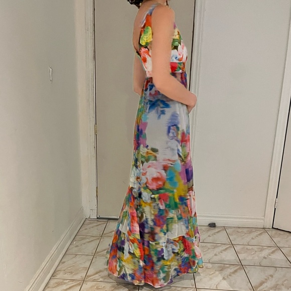 Floral dress with rhinestone detail - Picture 6 of 7